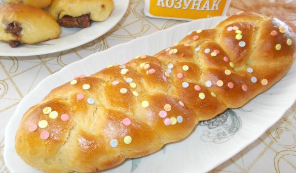 Малък козунак и кифлички
