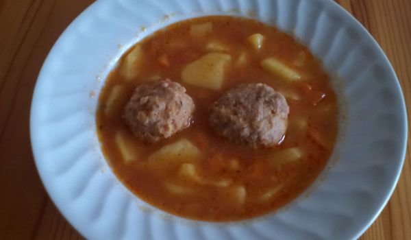 Манджа с кюфтенца и картофки