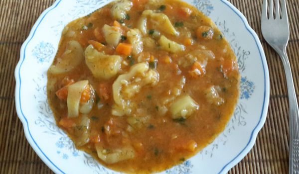 Манджа с моркови, тиквички и лук