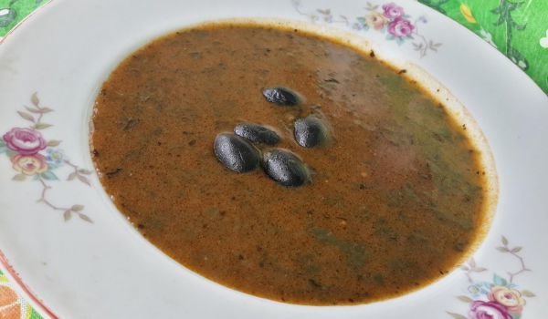 Манджичка от лапад, маслини и доматено пюре