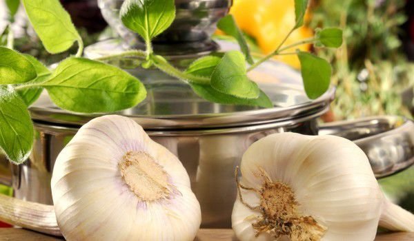 Маринован чесън със сметана и мед