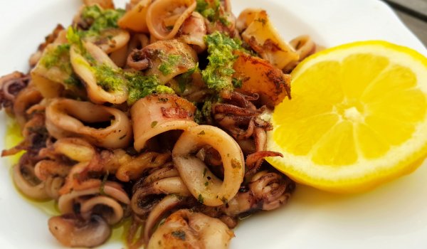 Мариновани Калмари на Плоча