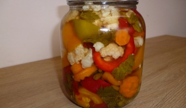 Мариновани камби и карфиол туршия