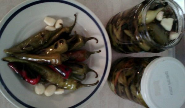 Мариновани люти чушки (или капия)