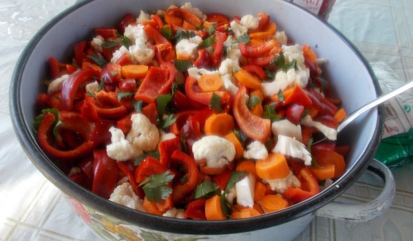 Мариновани нарязани червени камби