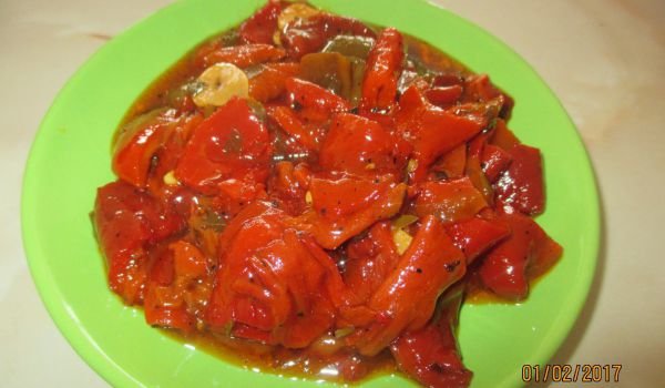 Мариновани печени червени чушки