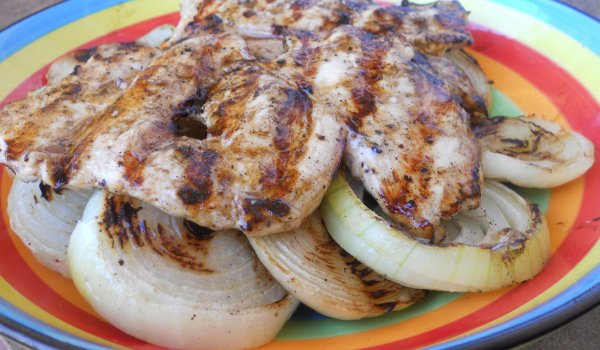 Мариновани пилешки гърди на скара
