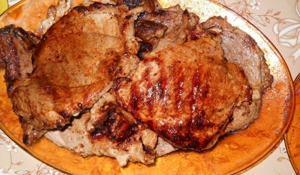 Мариновани пържоли с Унисос и червено вино