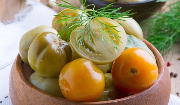 Мариновани зелени домати