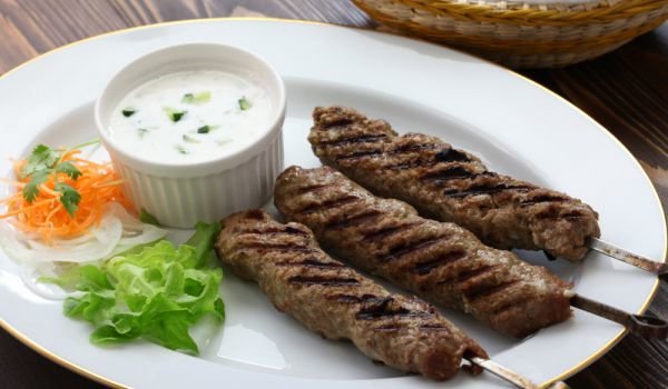 Марокански шишчета с кисело мляко