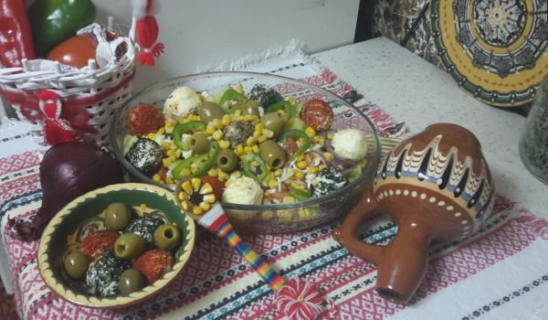 Мартенска шарена салата