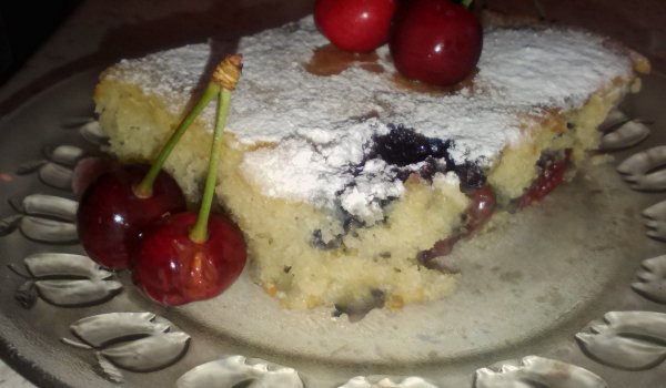 Маслен сладкиш с череши