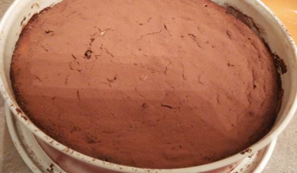 Маслен сладкиш с орехи и какао