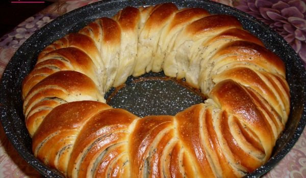 Маслен венец с маково семе