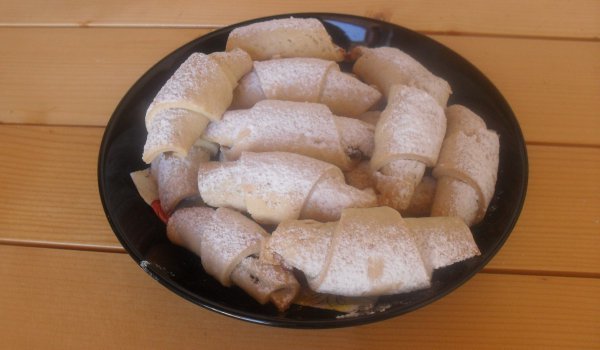 Маслени кифли със сладко