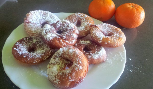 Маслени понички с аромат на мандарина