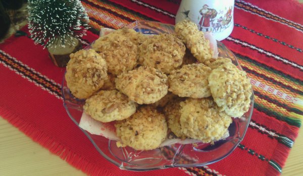 Маслени сладки с ядки и ванилия