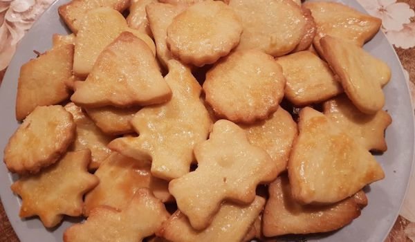 Маслени захарни сладки