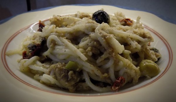 Маслинови спагети
