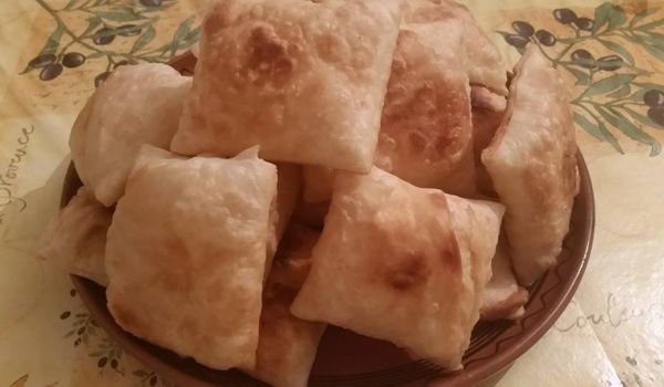 Мекици от кори за баница