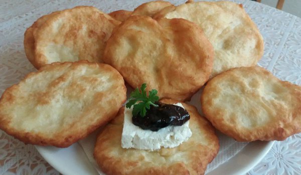 Мекици с кисело мляко без яйца