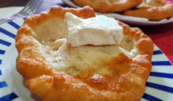 Мекици с прясно мляко