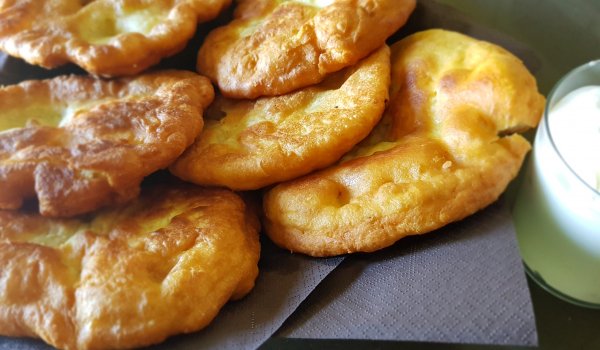 Мекици с царевично брашно