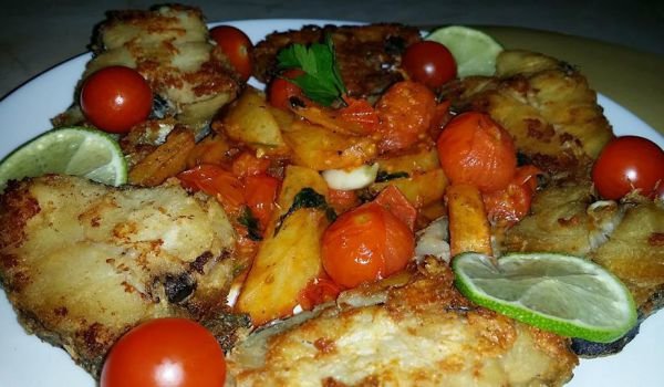 Мерлуза с картофи и чери домати