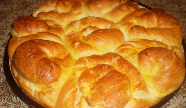 Месеница на конци с яйца и сирене за Задушница