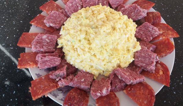 Мезе с яйца и бабек