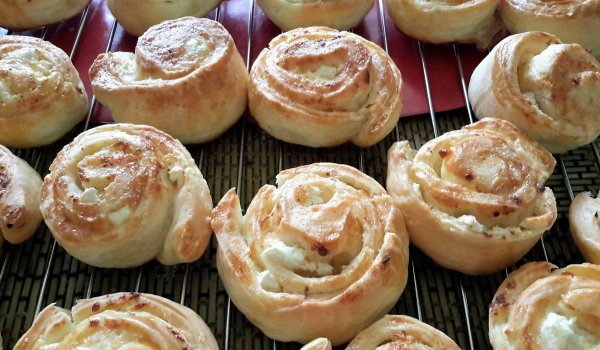 Милинки-спирали със сирене и мас