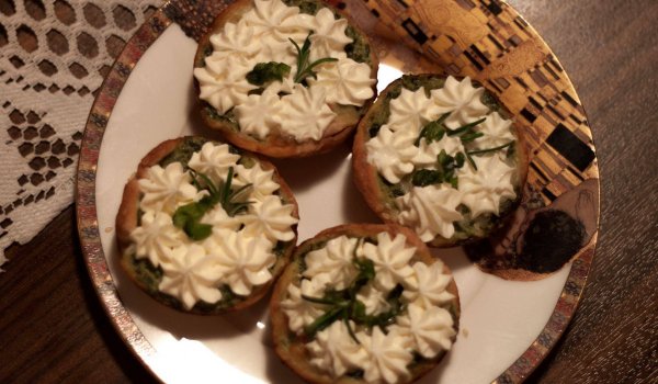 Мини киш със спанак