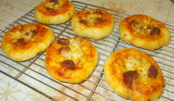 Мини питки с колбас