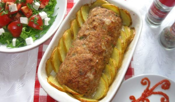 Мини руло от кайма с яйца и пресни картофи