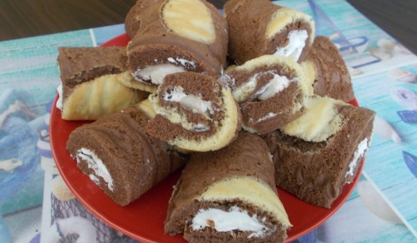 Мини рулца с круша и сметана