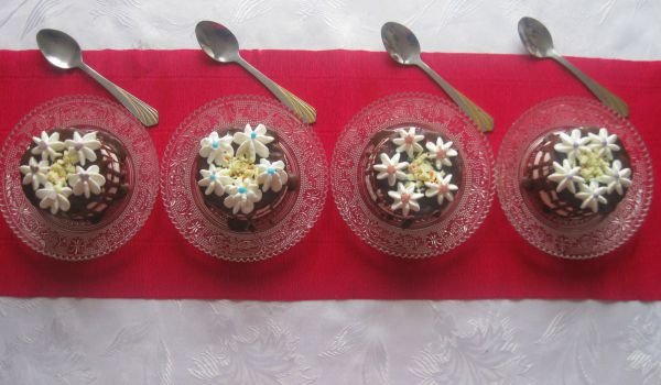 Мини торти Червено кадифе с банани и шоколад