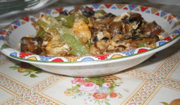 Миш-маш с гъби, чушки и лук