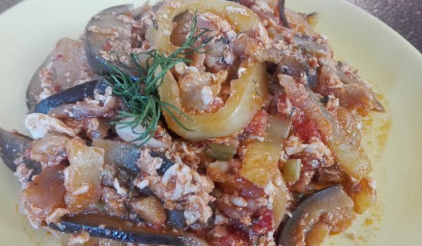 Миш маш с патладжани и белтъци