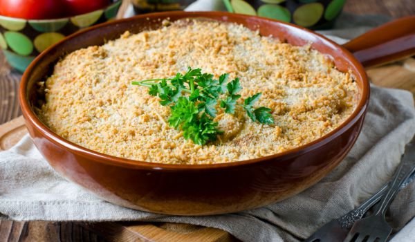 Младо зеле, печено със сметана