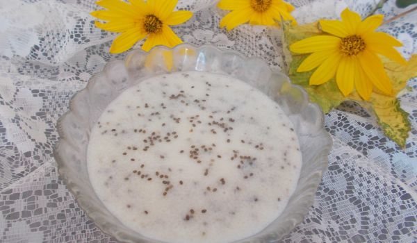 Млечен десерт с грис и чиа