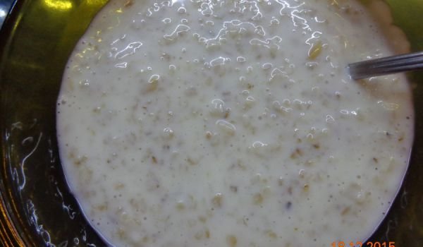 Млечна каша с овесени ядки