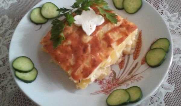 Млечна мусака с картофи и сирене