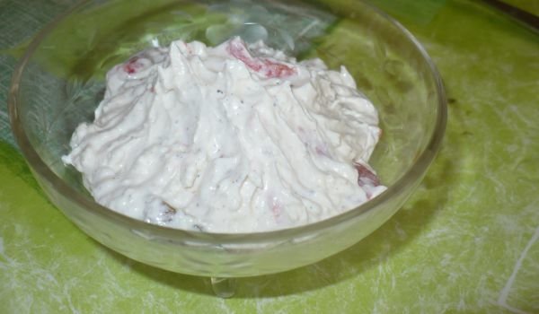Млечна салатка с чушки
