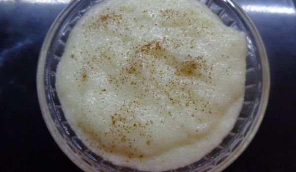 Мляко с грис и круши