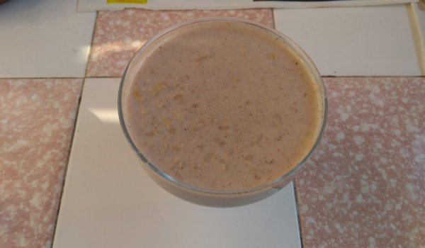 Мляко с ориз и лимонови кори