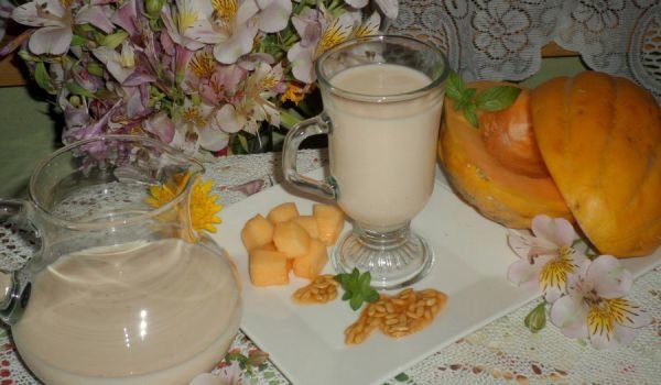 Мляко със семки от пъпеш