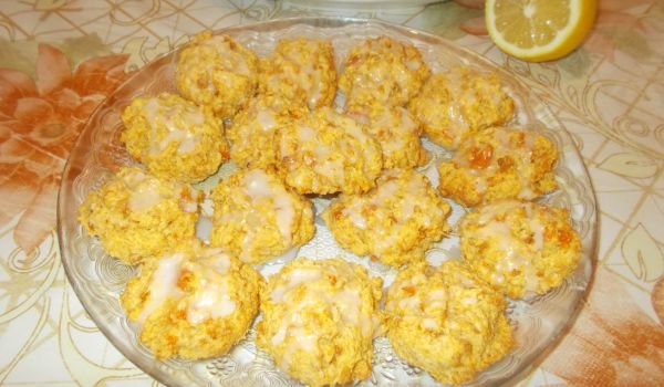 Морковени бисквити с лимонова глазура