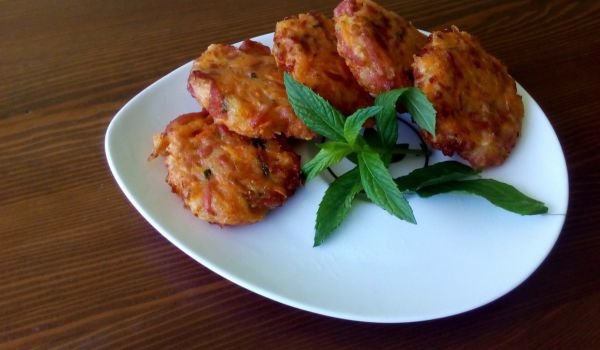 Морковени кюфтенца с колбас