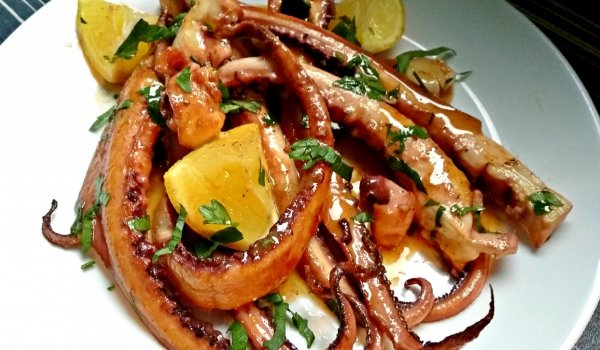 Морска наслада с пипала от калмари