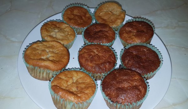 Мъфини с ябълки и канела